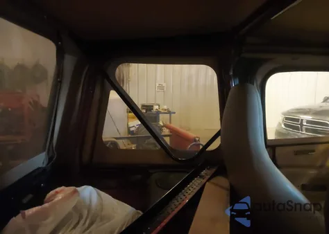 2001 Jeep Wrangler Sport z USA, uszkodzony, nr VIN 1J4FA49S71P371842